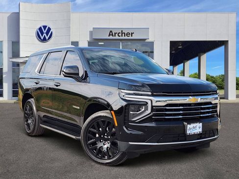 Used 2025 Chevrolet Tahoe LT AWD/4WD image 1