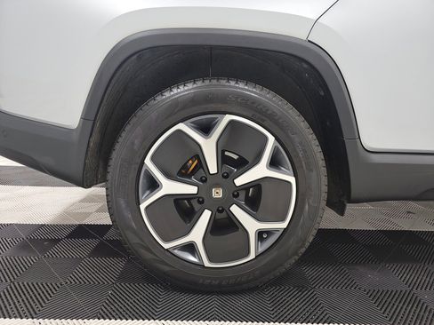 Used 2023 Rivian R1T Adventure image 12