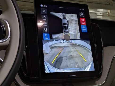 New 2026 Volvo XC60 B5 Ultra w/ Protection Package Premier image 17