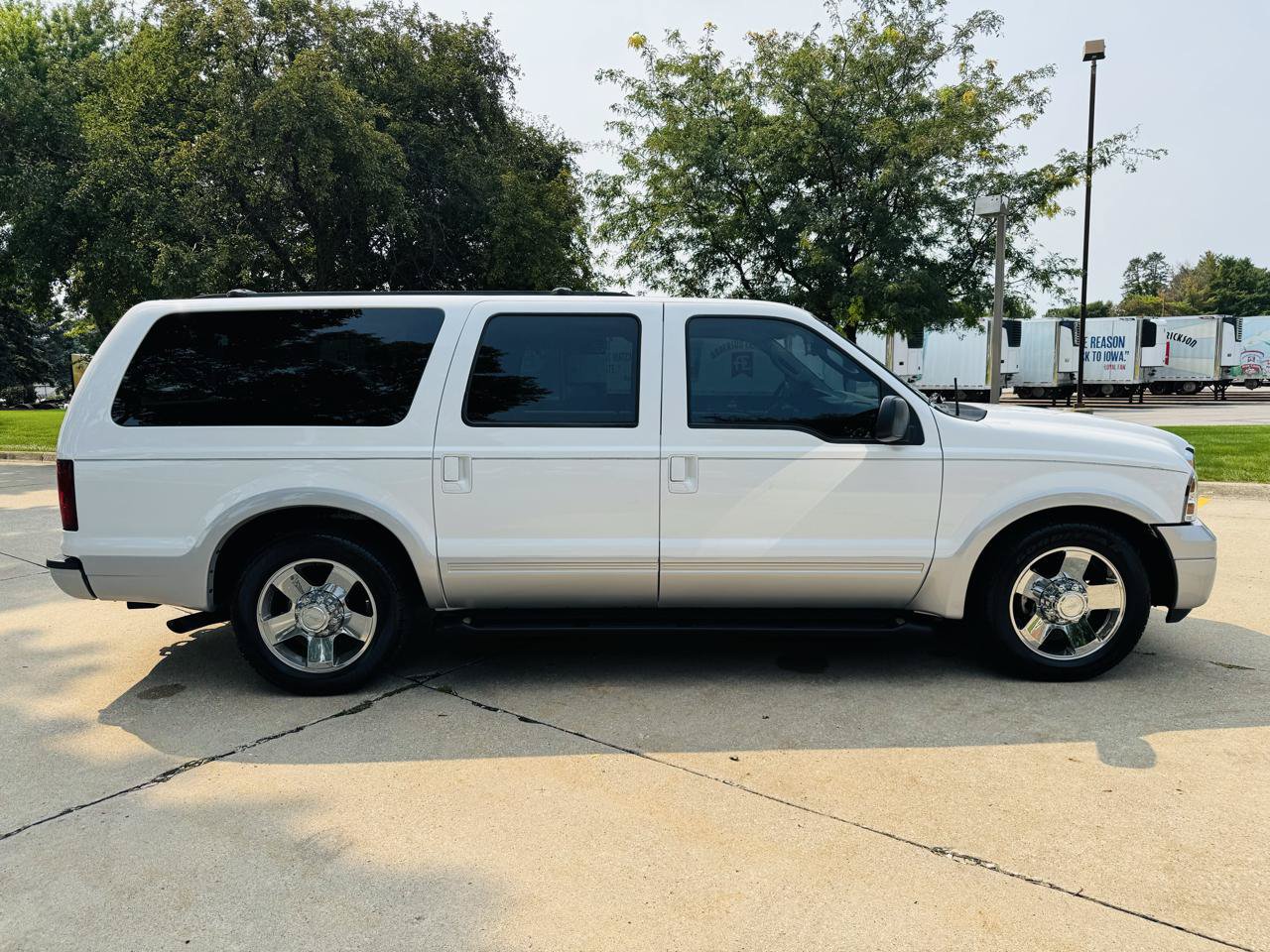 Used 2005 Ford Excursion Eddie Bauer RWD image 2