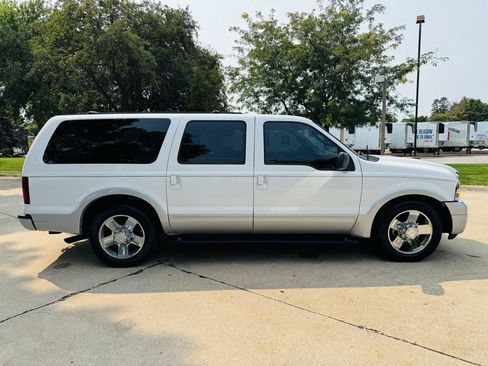 Used 2005 Ford Excursion Eddie Bauer RWD image 2