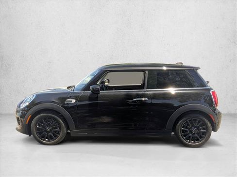 Used 2021 MINI Cooper 2-Door Hardtop w/ 6.5" Touchscreen Package FWD image 9
