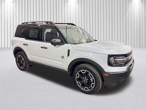 New 2026 Ford Bronco Sport Outer Banks w/ Outer Banks Tech Package+ AWD/4WD image 2