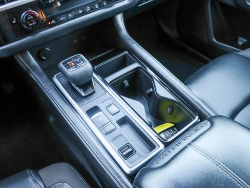 Used 2022 Nissan Pathfinder SL image 46