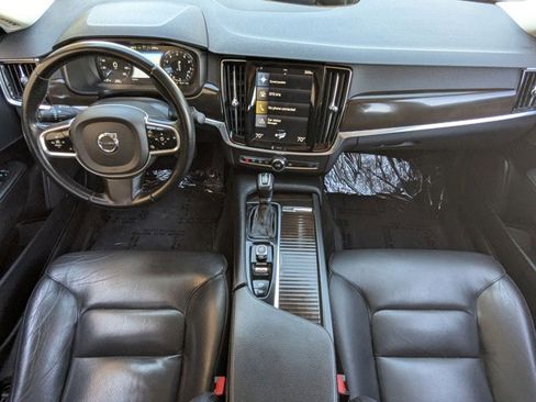 Used 2018 Volvo S90 T5 Momentum w/ Convenience Package image 19