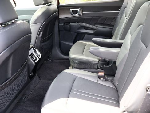 Used 2024 Kia Sorento SX image 20