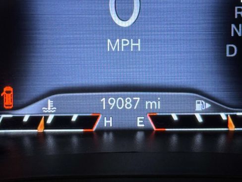Used 2023 Jeep Cherokee Altitude Lux AWD/4WD image 26
