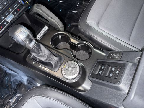 Used 2022 Ford Bronco Everglades image 28