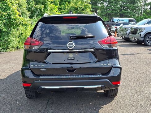 Used 2018 Nissan Rogue SV AWD/4WD image 5