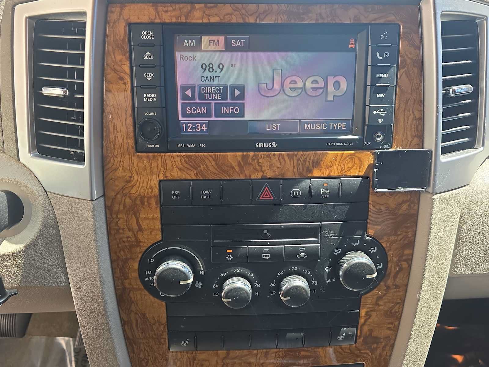 Used 2008 Jeep Grand Cherokee Limited w/ Trailer Tow Group IV RWD image 15