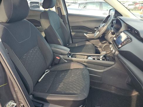 Used 2024 Nissan Kicks SV image 11