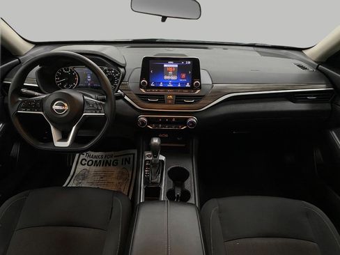 Certified 2025 Nissan Altima 2.5 SV FWD image 19