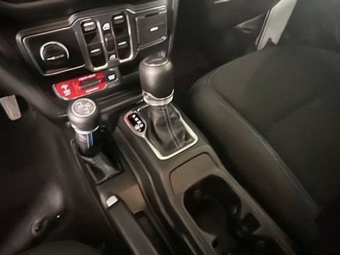 Used 2023 Jeep Wrangler Unlimited Rubicon 4xe w/ Cold Weather Group AWD/4WD image 19