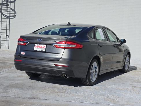 Used 2020 Ford Fusion SE image 8