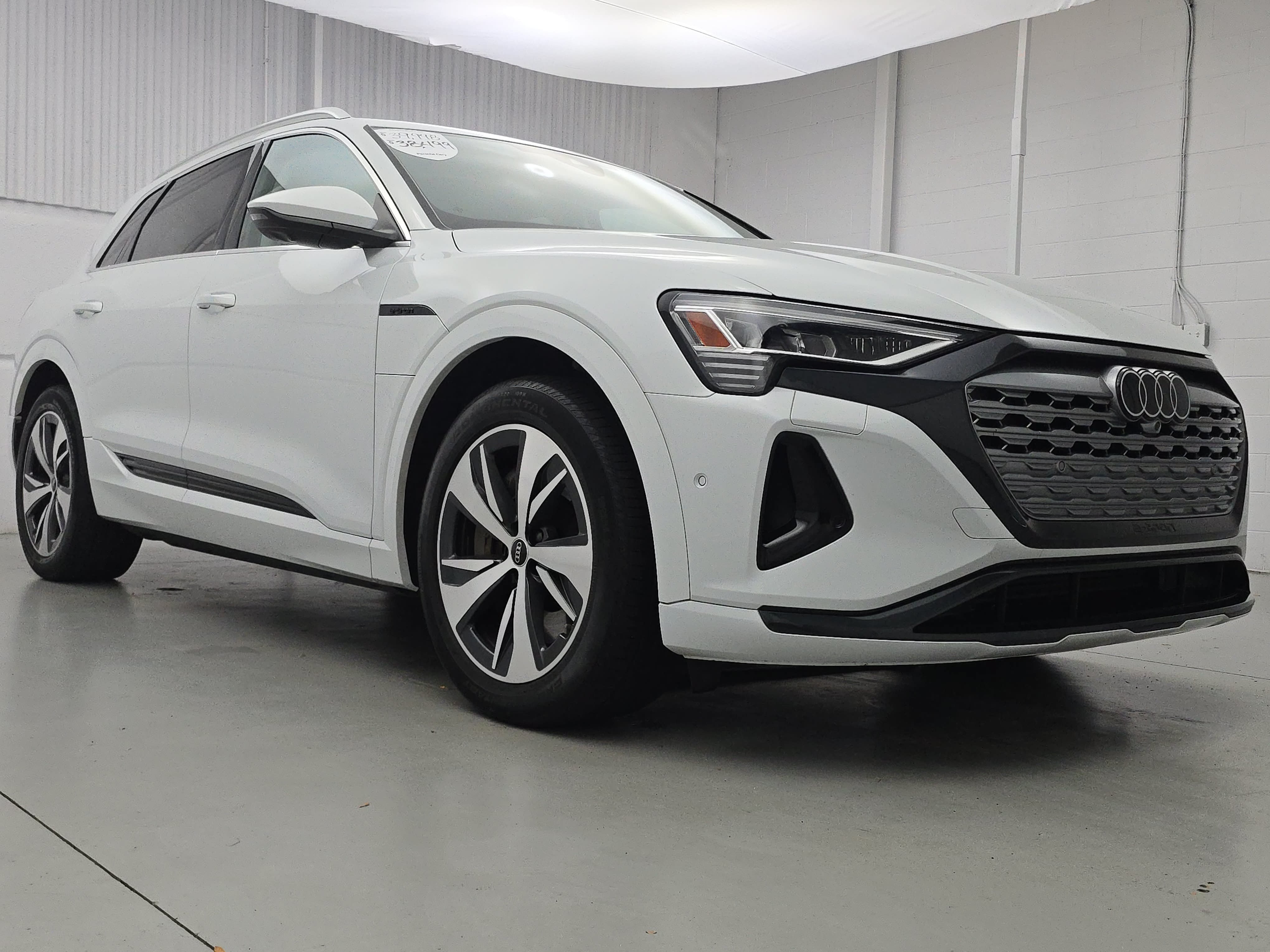 Used 2024 Audi Q8 e-tron Premium Plus AWD/4WD image 9