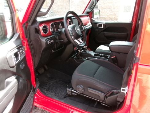 Used 2022 Jeep Wrangler Rubicon image 14