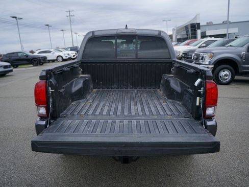 Used 2019 Toyota Tacoma SR w/ SR Convenience Package image 7
