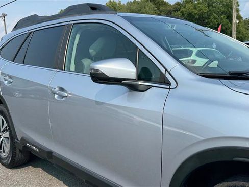 Used 2022 Subaru Outback Premium AWD/4WD image 25
