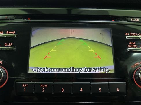 Used 2017 Nissan Rogue SV image 22