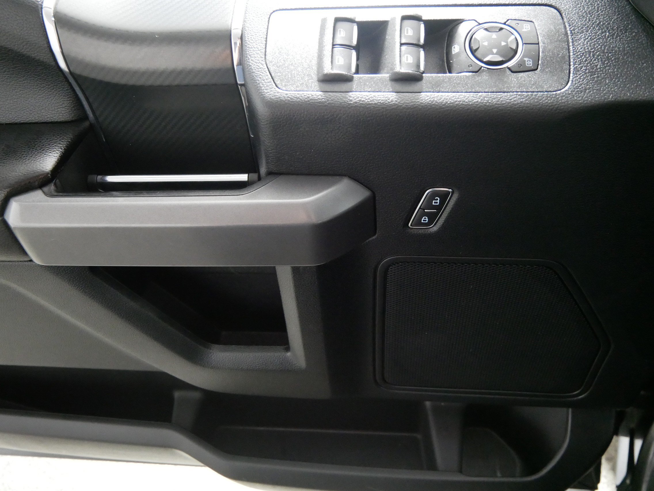 Used 2018 Ford F150 4x4 SuperCrew image 19