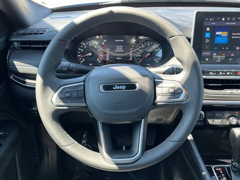 Used 2026 Jeep Compass Limited AWD/4WD image 20