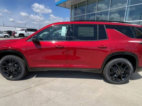 New 2026 Chevrolet Traverse RS w/ LPO, Floor Liner Package AWD/4WD image 7
