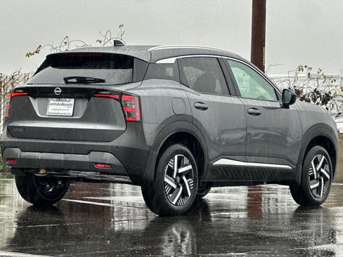 New 2026 Nissan Kicks SV image 4