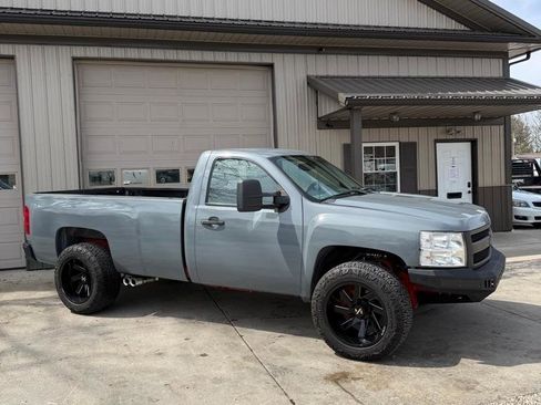 Used 2007 Chevrolet Silverado 1500 W/T RWD image 2