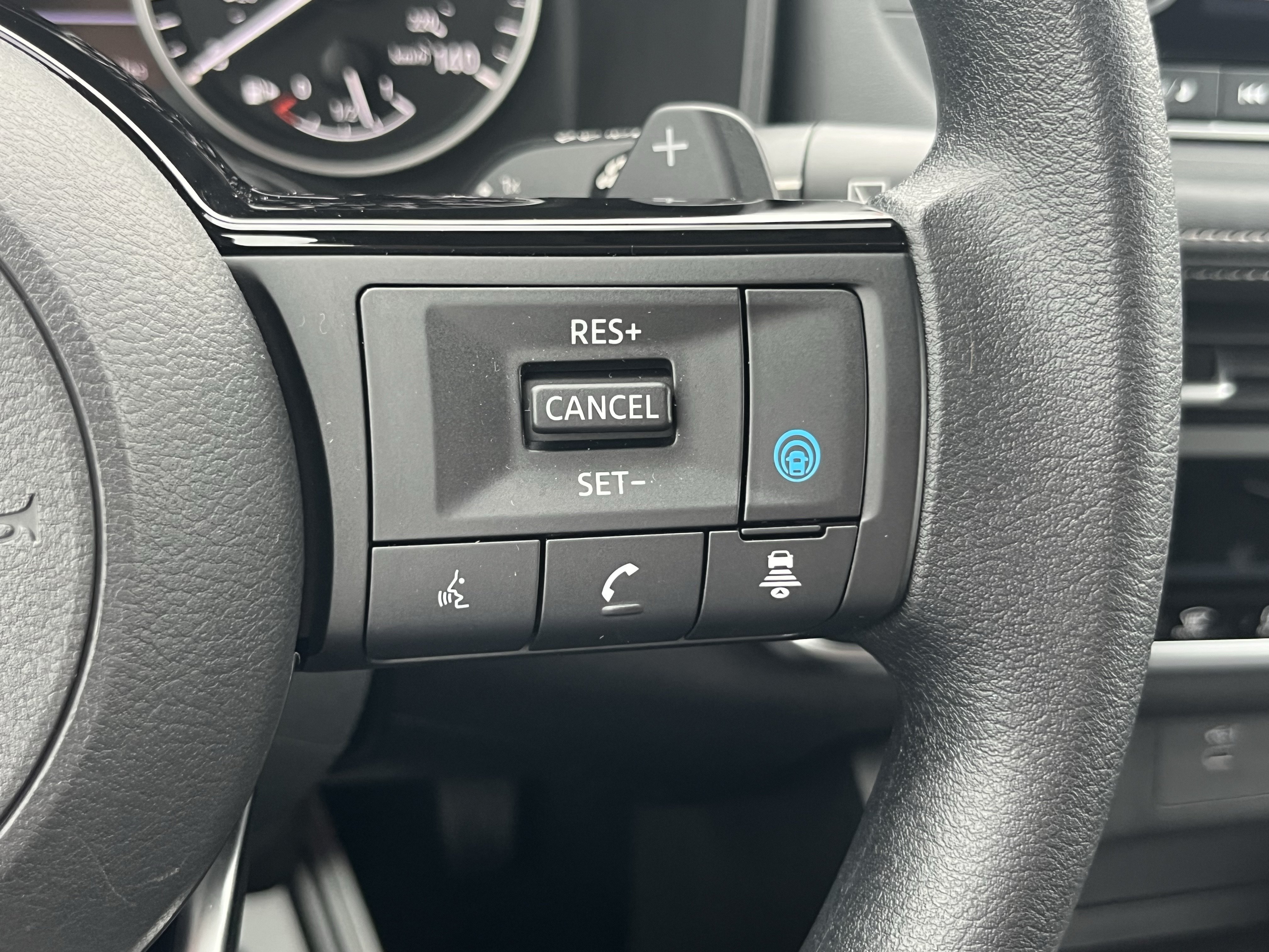 Used 2023 Nissan Rogue SV AWD/4WD image 25