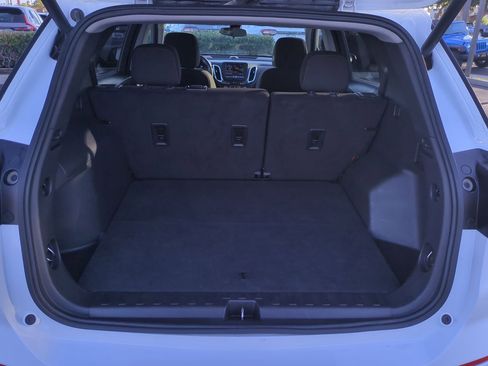 Used 2024 Chevrolet Equinox LT image 31