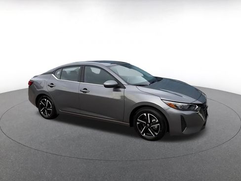 Used 2025 Nissan Sentra SV FWD image 2
