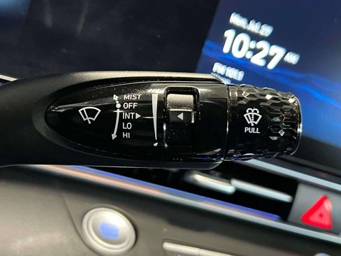 Used 2025 Hyundai Elantra Limited FWD image 27