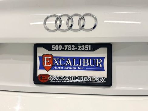 Used 2018 Audi A4 2.0T Ultra Premium w/ Convenience Package FWD image 11