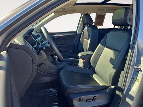 Certified 2023 Volkswagen Tiguan SE image 19