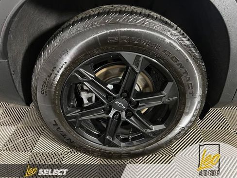 Used 2023 Chevrolet Blazer LT w/ Midnight/Sport Edition FWD image 23