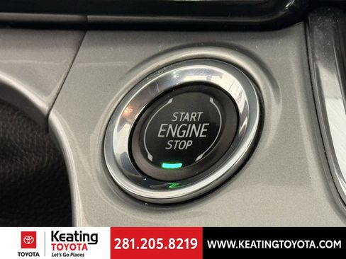 Used 2025 Chevrolet Trax LT w/ LT Convenience Package image 29