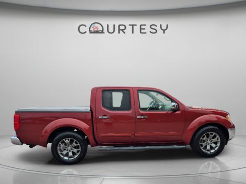Used 2014 Nissan Frontier SL RWD image 8