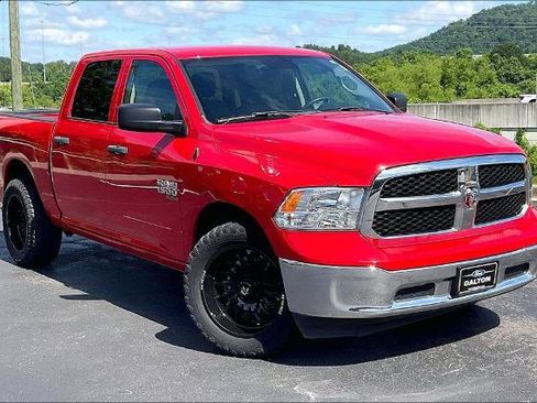 Used 2022 RAM 1500 Classic SLT RWD image 2