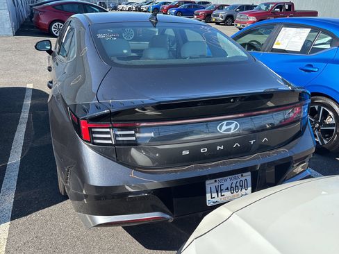 Used 2025 Hyundai Sonata SEL FWD image 10