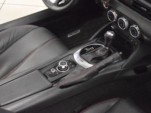 Used 2018 MAZDA MX-5 Miata RF Grand Touring image 28