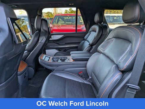 Certified 2025 Lincoln Navigator Black Label AWD/4WD image 17