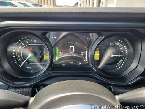 Certified 2025 Jeep Wrangler Unlimited Sahara AWD/4WD image 15