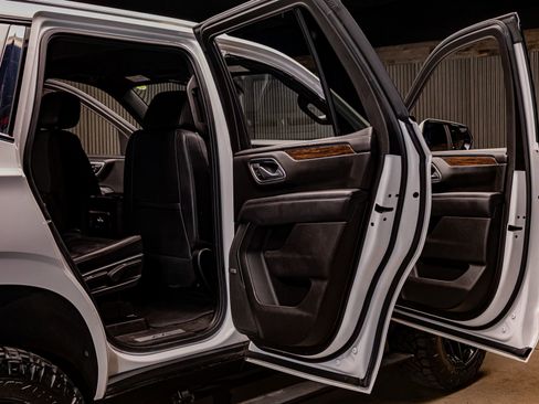 Used 2021 Chevrolet Tahoe High Country image 31