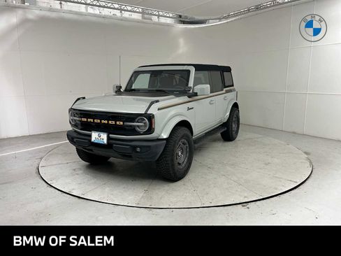 Used 2022 Ford Bronco Outer Banks AWD/4WD image 1