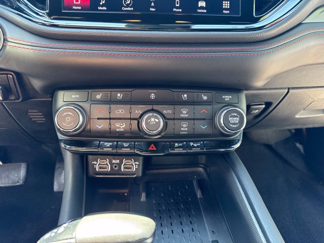 Used 2025 Dodge Durango R/T AWD/4WD image 16