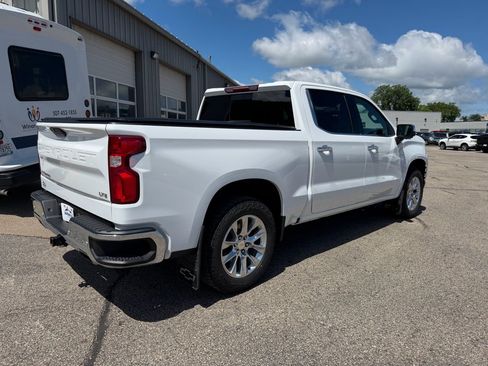 Used 2022 Chevrolet Silverado 1500 LTZ AWD/4WD image 4