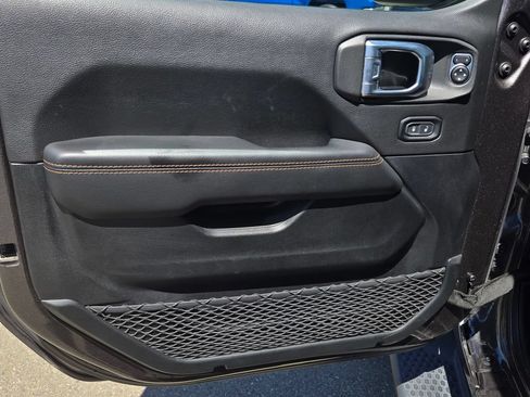 Used 2021 Jeep Wrangler Unlimited Sahara AWD/4WD image 10