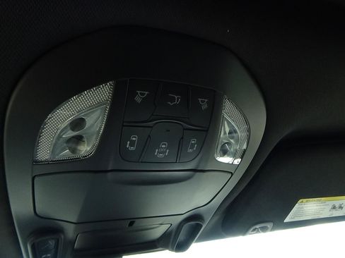 Used 2026 Chrysler Pacifica Limited FWD image 34