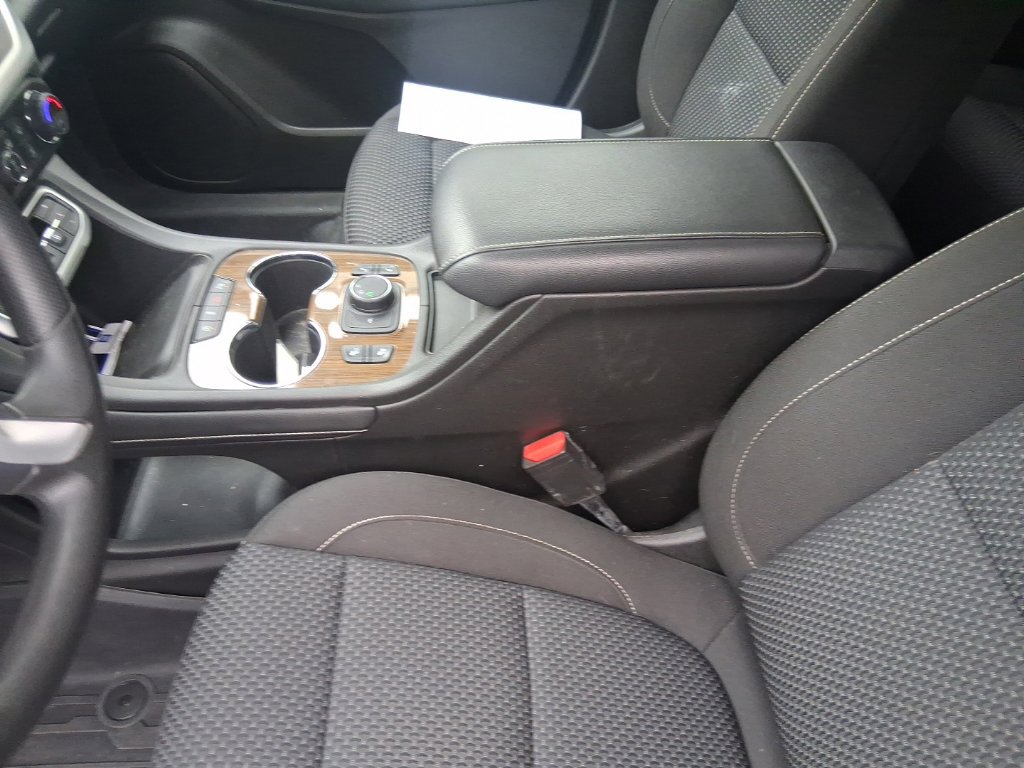 Used 2022 GMC Acadia SLE w/ Driver Convenience Package FWD image 15