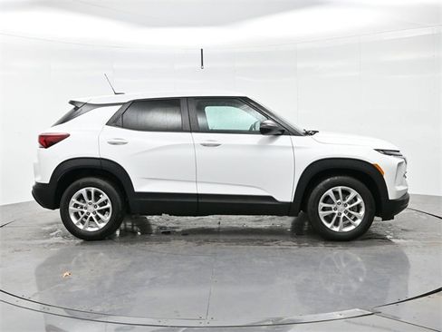 Used 2024 Chevrolet TrailBlazer LS w/ LS Convenience Package image 8